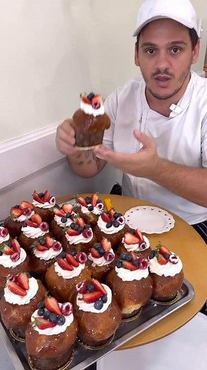 Display full of mini Rum Babá Panettone! Come and get yours before they run out 😎😋 Open 7:00am - 4:00pm 📍 256 Military Rd, Neutral bay | edenpasticceria