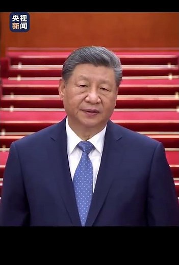 全国政协十四届四次会议开幕，全场高唱国歌。（来源 央视新闻）