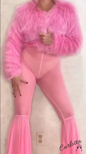 I’m suiting up! Come watch me try on vintage bodysuits at ‪@CarlottasHauls‬