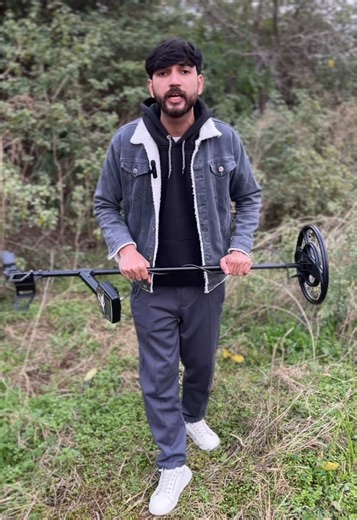 Explore Gold Hunting with Signum Metal Detector