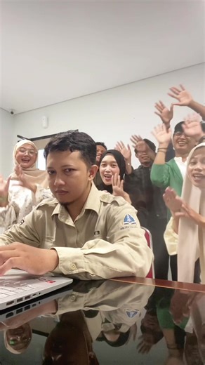 masuk pak ekooo🤙🏻🤣 ___________________________________________ Follow us to get more info @sistem_informasi_uaa 🔗 https://linktr.ee/SistemInformasiUAA #CampusLife #SistemInformasi #UniversitasAlmaAta #BanggaUAA #SobatMinsi