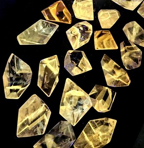 UV Reactive Powellite Phantom Quartz Crystal - Bahia, Brazil - Etsy