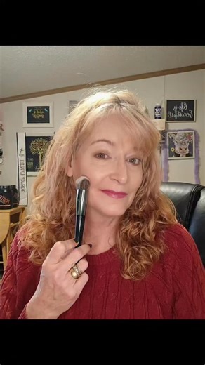 Ginger Stephanie Kramer on Instagram: "My favorite foundation. It's so light and soft on the skin with a flawless finish. Today only receive a free brush. Comment Color for a color match!! #creammakeup #antiagingmakeup"