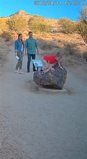 What would you do if your kid fell but your brain yelled: ‘Chain! Chain!’ 😭😂 The child hits the ground crying, and the father instantly starts hunting for the gold chain. Priorities switched instantly — kid later, jewelry first. 😂💀 | Caught Slipping