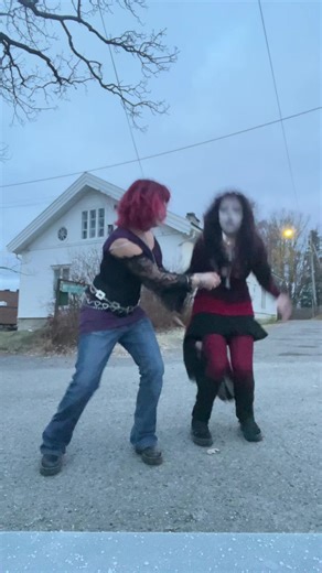 Goth Outfit Inspiration for Redhead Girls