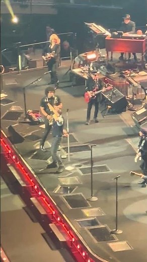 Bruce Springsteen & The E Street Band - Hungry Heart (Jake Clemons sax)