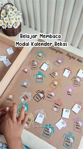Siti Rofikhoh on Instagram: "📌Save dan share untuk main nanti‼️ REUPLOAD ❌ Recreat ✅ Punya kalender bekas? main ini yuk.. belajar membaca dengan memasang kan angka dan kata. Akhirnya ke upload juga video ini.. MasyaAllah tabarakallah 🌸 #ghania52bulan Yuk main juga dirumah ❤ #idemainanak #idemainghania #idemainghania4y #idebermainanak #idemaindirumah #idemainanak4tahun #membaca #memasangkankata"