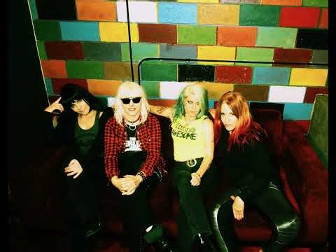 L7 takes victory lap on 'Last Hurrah' tour (Episode 1124)