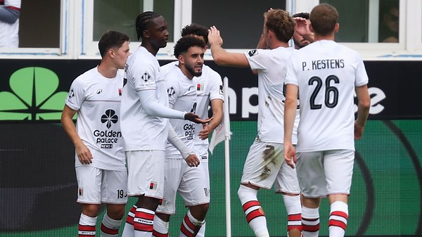 Le RWDM écrase Seraing et signe son premier succès de la saison à domicile - RTBF Actus