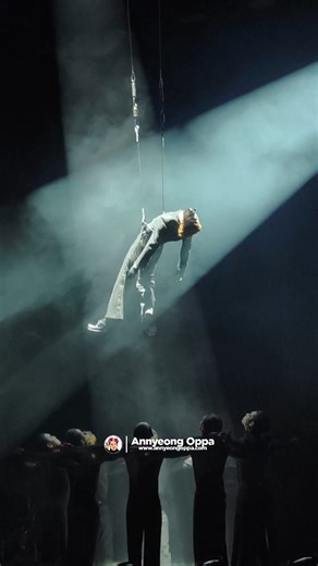 What a powerful and jaw-dropping way of opening the MAGICMAN 2 concert @jacksonwang852g7 😯👏🏻 Event presented by @ime_ph #MAGICMAN2WORLDTOUR #JACKSONWANGWORLDTOUR #잭슨 #王嘉尔 #JacksonWang | Annyeong Oppa