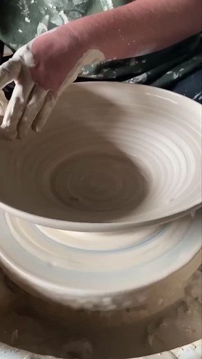 Got a bit carried away with this big bowl 👐 #HiddenTalents #ArtSkills #fyp #foryoupage #foryou #art #pottery #asmr #kolors #tiktokartists