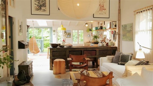 Beach cottage combines comfort with English charm