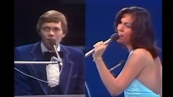 ＜歌詞和訳＞Top Of The World – Carpenters　曲の解説と意味も | LyricList (りりっくりすと)