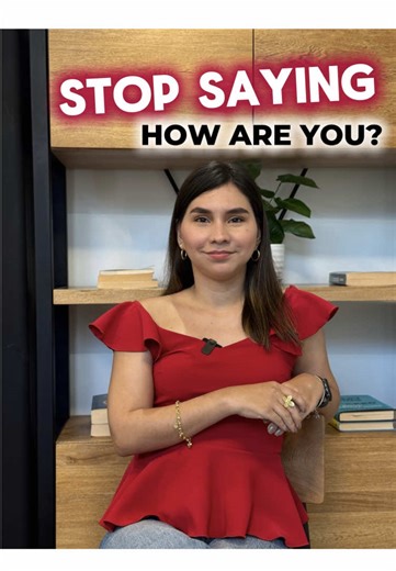 Let’s stop overusing “How are you?” in English class ✔️ Try these natural greetings 👇✨ Comment your favorite save this reel! 📘 📸📽️: @sofiaamayal_ & @jhaiderortiz Los mejores creando contenido. 💪🏼✨ @heyteacherluisa #teacherlıfe #englishteacher #teachingideas #creativeteaching