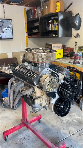 Small Block Chevy 💯 #chevy #smallblock #enginebuild #smallblockchevy #creatorsearchinsights | 04blobster