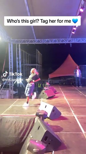 Lollipop Dance Challenge: Who's this girl? Tag her for me 💙