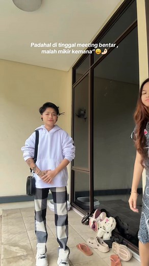 2.3M views · 42K reactions | Udah merengek” #fypjangkauanluas #localcommunity #comunityevent #lostandfound | Ataa Real | Facebook