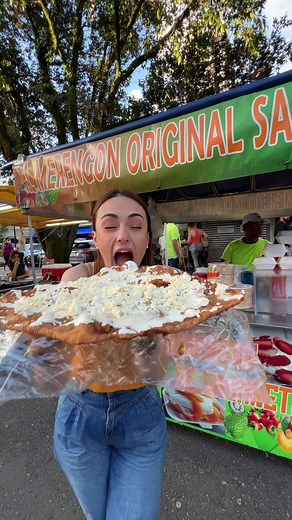 La Hojuela Más Grande y Deliciosa de Sabaneta