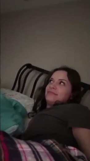 Girl loud farts in bed 💨🤣 #shorts