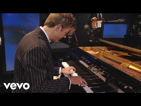 Bill & Gloria Gaither - Softly and Tenderly [Live] ft. Roy Webb, Ernie Haase & Signature Sound