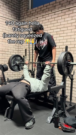 holy arch 😭 #benchpress #gym #Gymtok