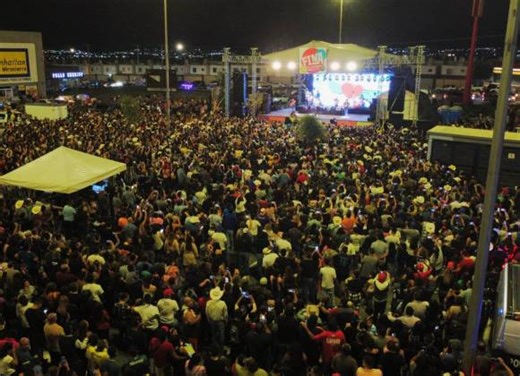 Éxito total concierto de El Poder del Norte en colonia Mirasierra de Saltillo