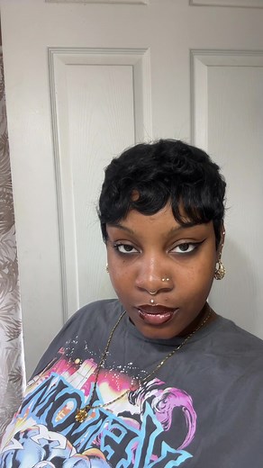 Sooo i was craving a pixie!!! I loveee it! #licesnedcosmetologist #creative