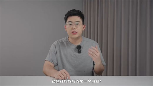 超大外屏、AI 影像、多彩材质与军工品质，是目前小折叠中 外屏体验最完整、合拍功能最智能 的机型之一。