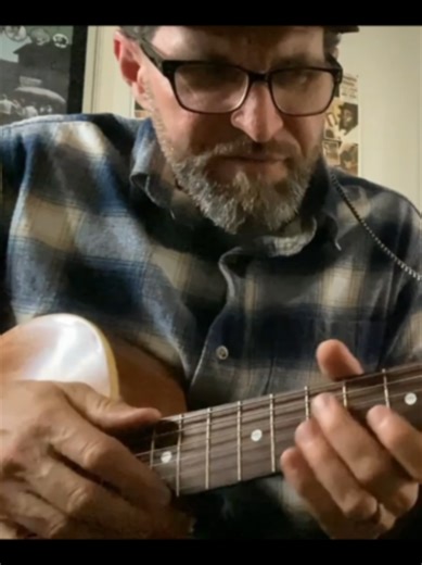 If you can’t do this, you can’t play solo blues. Lesson 2.8 — combining melody, chords, and movement over a steady bass. High strings. Hammered notes. Rhythm chords. Walking licks— all working together. Nothing isolated. Everything connected. Search: Mark Mumea Early Electric Blues #ChicagoBlues #EarlyElectricBlues #BluesGuitar #GuitarLessons #FingerstyleBlues #BluesRhythm #GuitarTechnique #RootsMusic