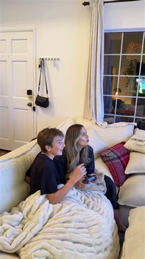 Okayy, I officially get the Fortnite hype now. This was way more fun than I expected. #EpicPartner