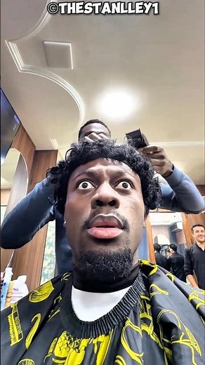 #alightmotion Customer Realizes the Barber Cutting His Hair Is Blind ✂️😳 #shorts #shortsvideo