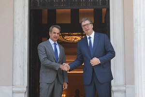 Greece confirms it will not change its position on Kosovo: Vucic meets with Mitsotakis