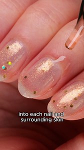 Get longer-lasting manicures and rejuvenate dehydrated nails and skin with our BUTTERBEER™ scented Nourishing Cuticle Oil. This lightweight, quick-absorbing cuticle oil deeply nourishes and balances moisture levels in your nail plate and surrounding skin while keeping your nail lacquer or gel color flexible, so it bends with your natural nail - not against it - resulting in less chipping, less breakage, less hangnails and beautifully moisturized skin. Infused with the iconic BUTTERBEER™ scent fr