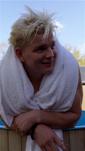 A moment of reflection for Henry Pollock 🪞 | O2 | #WearTheRose | England Rugby