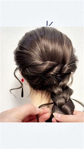 When going home for the Spring Festival tie your hairstyle like this and you can easil