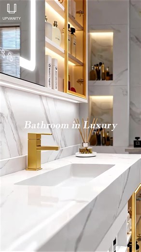 ✨ Would you fall in love with a bathroom like this? 💛 #bathroomdesign #bathroommakeover #bathroom #luxurybathroomdesign #bathroominspo