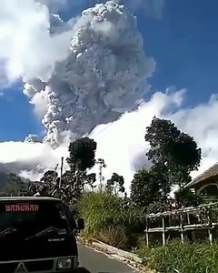 48K views · 345 reactions | Breaking News: Strong eruption of Mount Merapi in Central Java, Indonesia. They report a column of ash over 6,000 meters high. | Extreme Weather World | Facebook