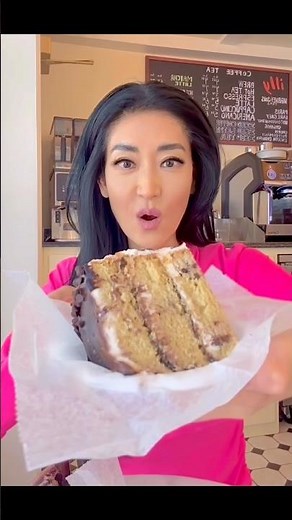 The best bakery in NYC for cake slices! 🤤🍰 #nycbakeries