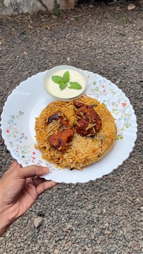 Easy One Pot Chicken Rice | Simple Family Dinner Recipe | LifeNFlavour #shorts #onepotmeal #food