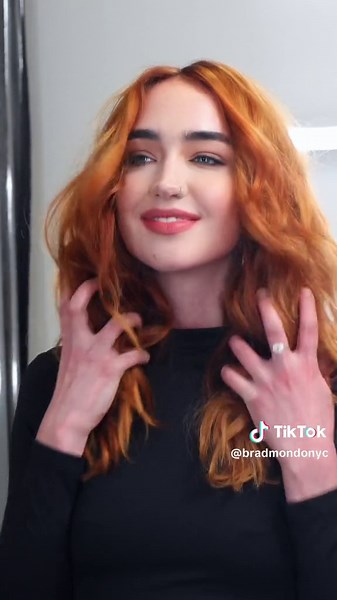 Shiny, frizz-free, hydrated waves 🌊that’ll LAST?? Yes 😍 Make @XMONDO Hair’s Wavetech Wave Setting Spray the finishing step in your wavy hair routine!