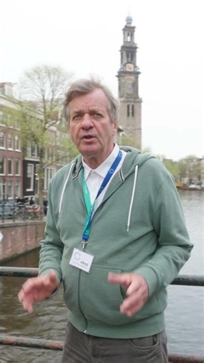 Amsterdam's Canal Belt with local guide Hans L.