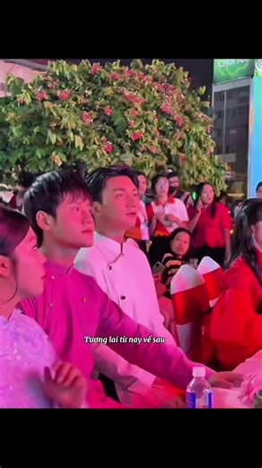 POV: “Nghe tin Cậu cả nhà họ Đỗ hôm nay kết hôn, cả làng đổ xô đi xem Mợ nào được Cậu rước về rinh. Cậu cả là người hiếm hoi ở làng đỗ Trạng nguyên lên tỉnh học. Cả làng đoán già đoán non xem là mợ nhà phú điền hay cô gái thành thị nào mà lại lọt được vào mắt xanh của cậu. Ấy thế nhưng khi xe rước dâu về đến cổng nhà, người bước xuống khỏi kiệu hoa không phải là cô gái nào mà lại là Cậu út nhà họ Nguyễn dưới xuôi. Nghe bảo hồi xưa 2 Cậu ghét nhau lắm, đấu đá tranh giành nhau đủ thứ to nhỏ. Ấy vậ