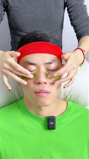 Applying a Face Mask on My Boyfriend (ASMR) 🧖‍♂️💚