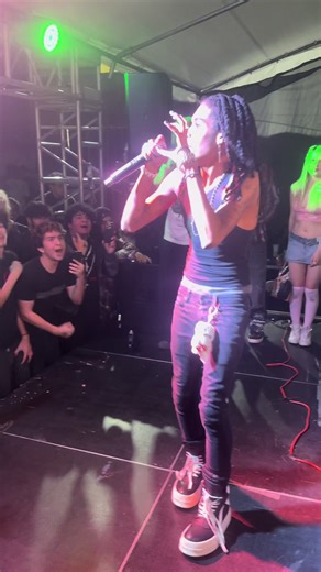 we used to talk about times like this on discord bro, nyfw bout to be lit #4kstarryy #foryoupage #undergroundmusic #LA #raininglol