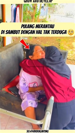 Anak Rantau Ini Tak Kuat Menahan Tangis Saat Bertemu Ibunya