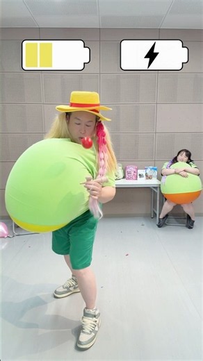 Ba-ra-bam Balloon Popping Dance Challenge 406: I tried dancing with a giant balloon inflated insi...