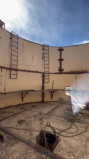 1.3M views · 10K reactions | Haha allow me to introduce to you to my dawg Derrick  He really sets the mood when he welds lmaoo ‍ I couldnt hold my laugh in ar the end  #7024 #jetrod #lmao #7024jetrod #weld #welder #ilove #welding #lincolnelectricwelding #lincolnelectric #lincoln #ariat #ariatwork #ariatworkboots #tankwelder #carhartt #tankwelding #goodvibes #goodvibesonly | Datboimiggz | Facebook