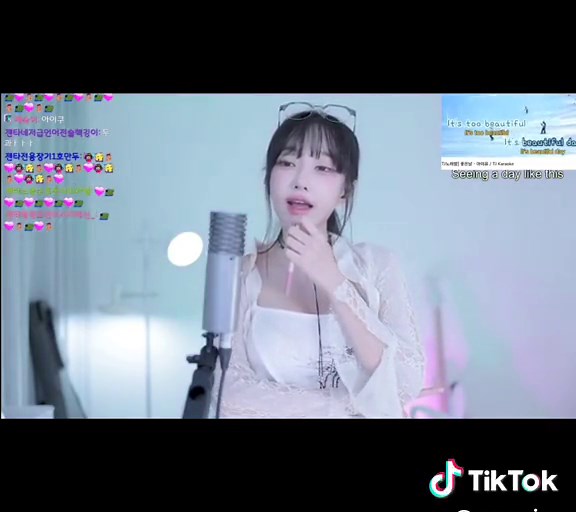 Magenta Performs IU's Good Day on Twitch Live