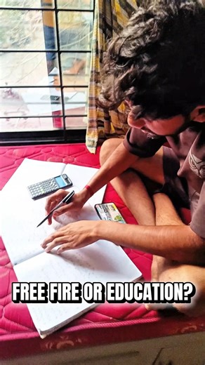 FREE FIRE OR STUDIES 🤭ME BOTH #freefire #viralreels #headshot