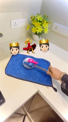 All the girls need to know the hack |nail polish money saving hacks #youtubeshorts #shorts